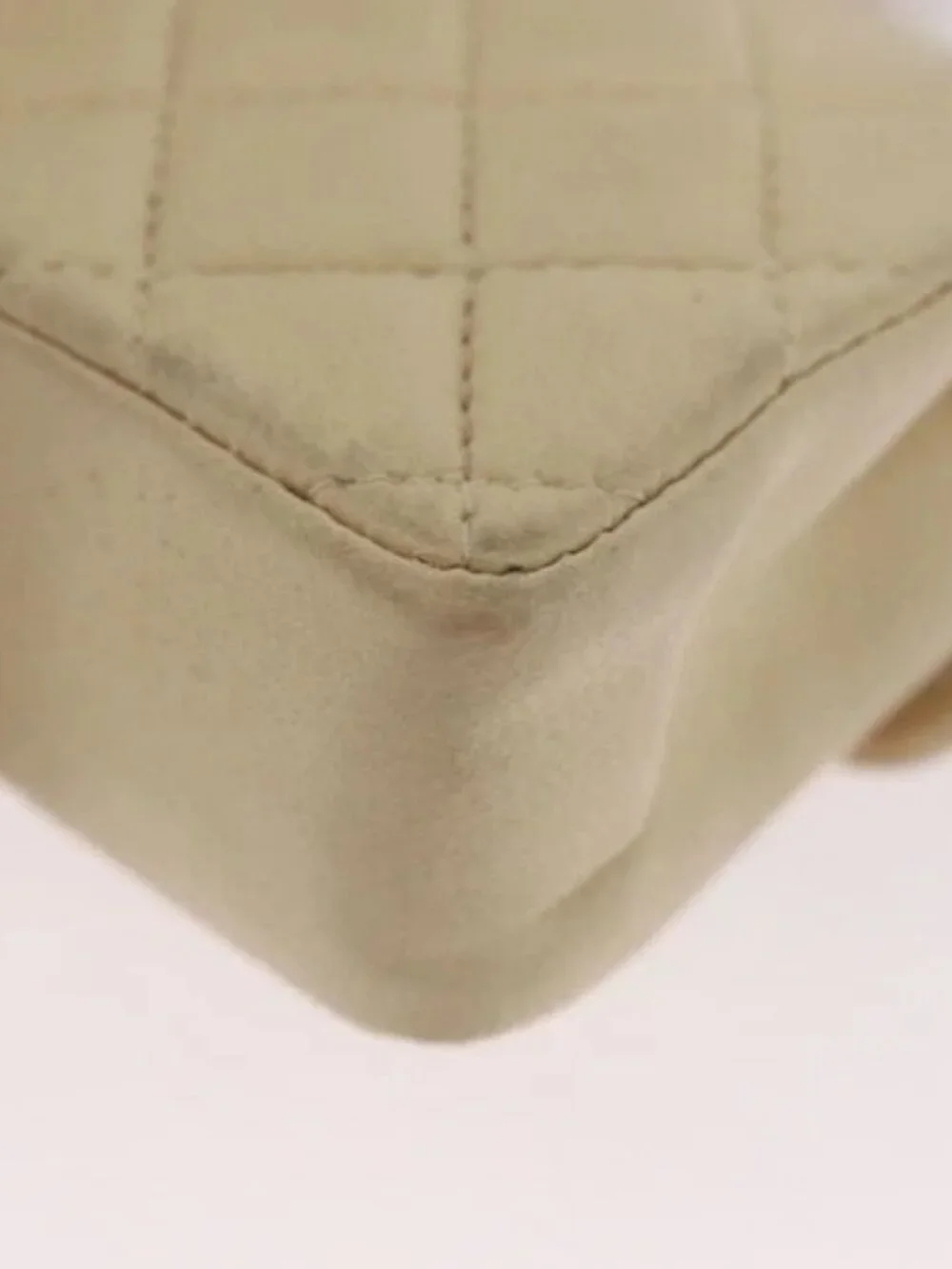 CHANEL Matelasse Pouch Lamb Skin Beige Gold CC Auth BA10922